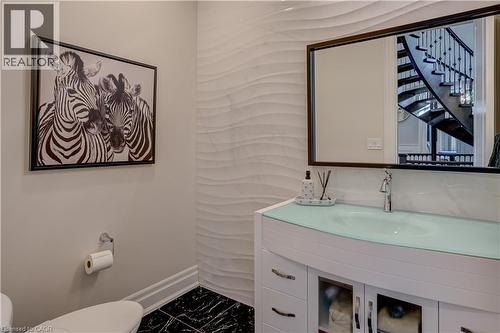 100 Seneca Drive, Ancaster, ON - Indoor Photo Showing Bathroom