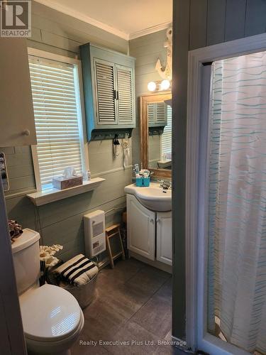 3 PC Bathroom - 48 Tiny Beaches Road N, Tiny, ON - Indoor Photo Showing Bathroom