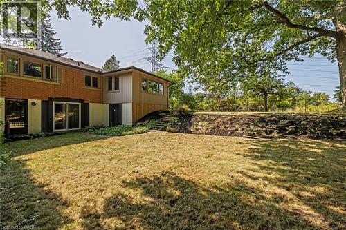 View of green lawn - 40 Bertram Drive, Dundas, ON - Outdoor