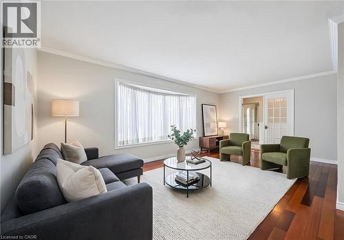 124 Autumn Hill Crescent, Kitchener, ON - Indoor Photo Showing Living Room