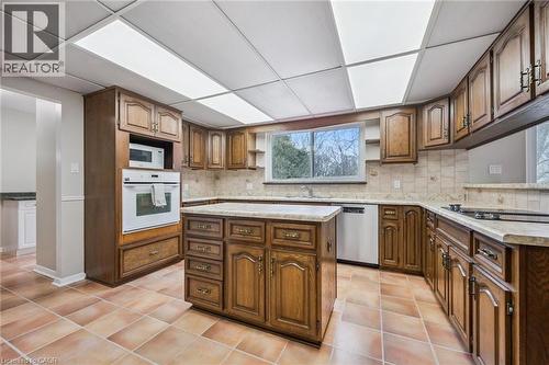 124 Autumn Hill Crescent, Kitchener, ON - Indoor Photo Showing Kitchen