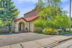 42 FORTY FIRST STREET  Toronto, ON M8W 3N6