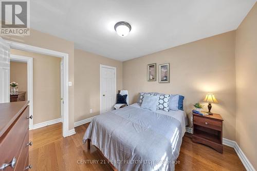 2553 Stillmeadow Road, Mississauga, ON - Indoor Photo Showing Bedroom