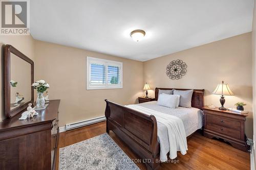 2553 Stillmeadow Road, Mississauga, ON - Indoor Photo Showing Bedroom
