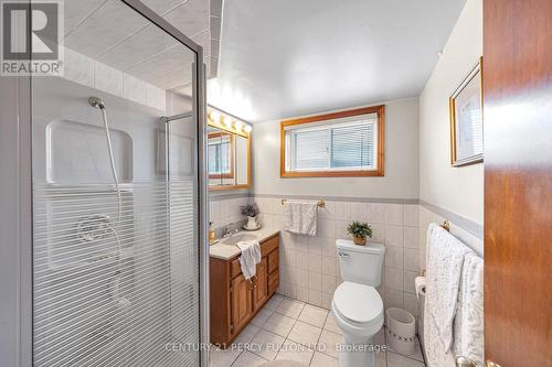 2553 Stillmeadow Road, Mississauga, ON - Indoor Photo Showing Bathroom