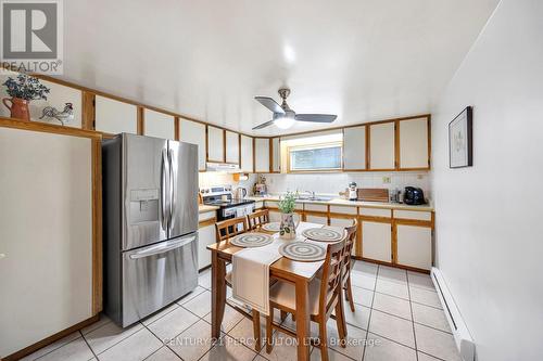 2553 Stillmeadow Road, Mississauga, ON - Indoor Photo Showing Kitchen