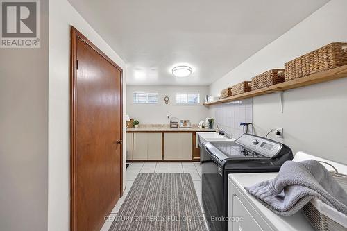 2553 Stillmeadow Road, Mississauga, ON - Indoor Photo Showing Laundry Room
