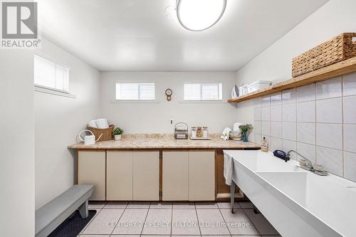 2553 Stillmeadow Road, Mississauga, ON - Indoor Photo Showing Bathroom