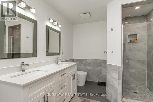 891 Stonebridge Avenue, Mississauga, ON - Indoor Photo Showing Bathroom