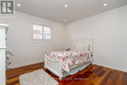 891 Stonebridge Avenue, Mississauga, ON - Indoor Photo Showing Bedroom