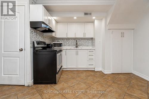 891 Stonebridge Avenue, Mississauga, ON - Indoor Photo Showing Kitchen