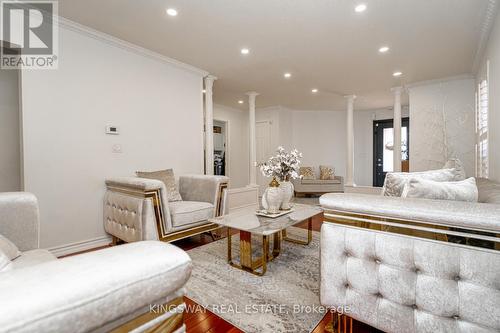 891 Stonebridge Avenue, Mississauga, ON - Indoor Photo Showing Living Room