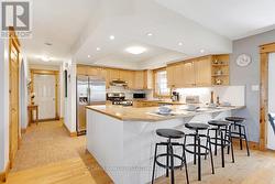 Kitchen breakfast bar - 