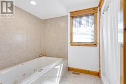 Ensuite jet soaker tub and walk-in shower - 