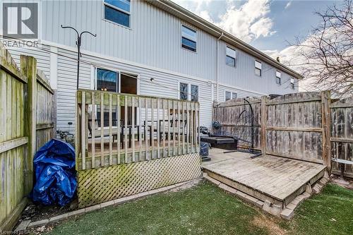 Great for kids or pets. - 90 Mooregate Crescent Unit# 27, Kitchener, ON 