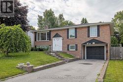 978 WILDWOOD DRIVE Newmarket, ON L3Y 2B5