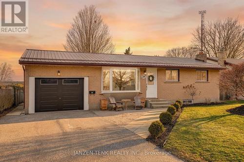 24 CENTENNIAL AVENUE  Aylmer, ON N5H 2X2