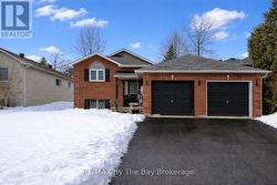 4 DONALD CRESCENT Wasaga Beach, ON L9Z 1E1