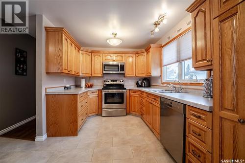 1354 King Crescent, Moose Jaw, SK - Indoor Photo Showing Kitchen With Double Sink
