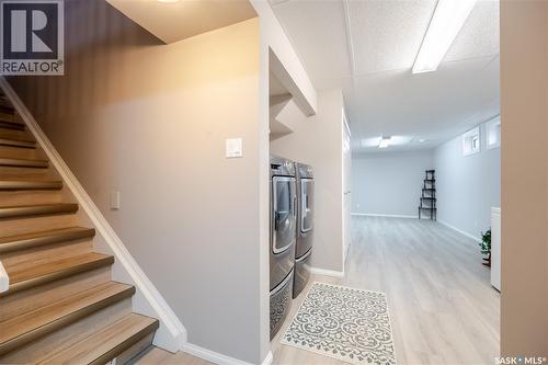1354 King Crescent, Moose Jaw, SK - Indoor Photo Showing Laundry Room