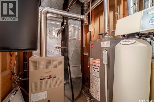 1354 King Crescent, Moose Jaw, SK - Indoor Photo Showing Basement