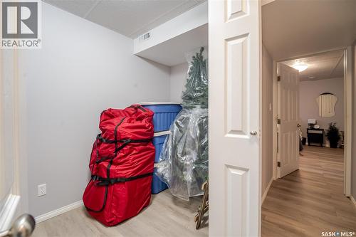 1354 King Crescent, Moose Jaw, SK - Indoor Photo Showing Other Room