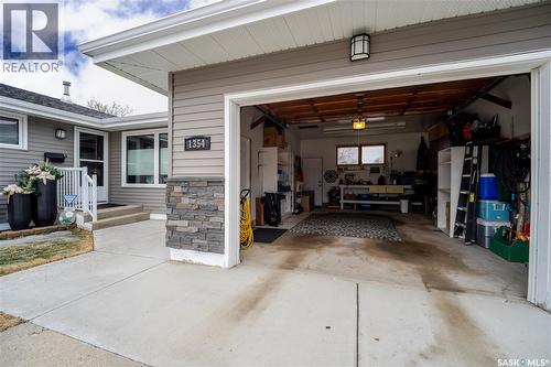 1354 King Crescent, Moose Jaw, SK - Outdoor