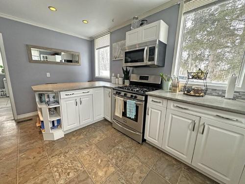 4 Riverview Street, Nipigon, ON - Indoor Photo Showing Kitchen
