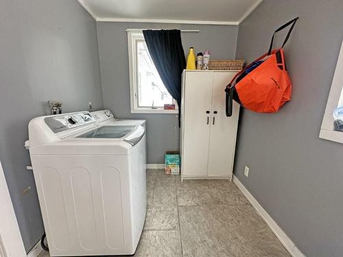 4 Riverview Street, Nipigon, ON - Indoor Photo Showing Laundry Room
