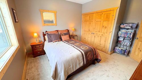 B-6 Alpine Trail Lane, Fernie, BC - Indoor Photo Showing Bedroom