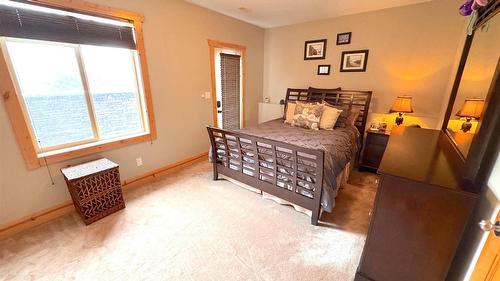 B-6 Alpine Trail Lane, Fernie, BC - Indoor Photo Showing Bedroom