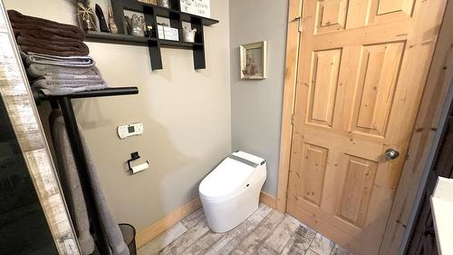 B-6 Alpine Trail Lane, Fernie, BC - Indoor Photo Showing Bathroom