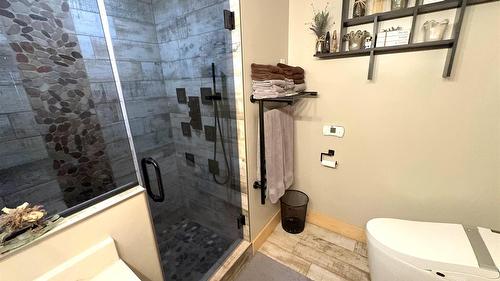 B-6 Alpine Trail Lane, Fernie, BC - Indoor Photo Showing Bathroom