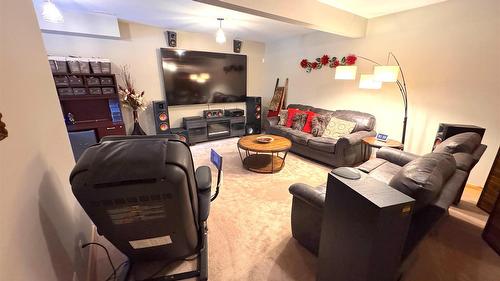 B-6 Alpine Trail Lane, Fernie, BC - Indoor Photo Showing Living Room