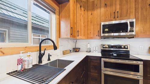 B-6 Alpine Trail Lane, Fernie, BC - Indoor Photo Showing Kitchen With Stainless Steel Kitchen