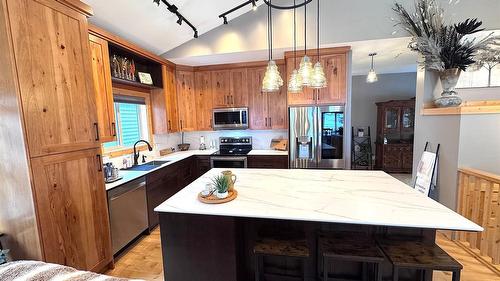 B-6 Alpine Trail Lane, Fernie, BC - Indoor Photo Showing Kitchen