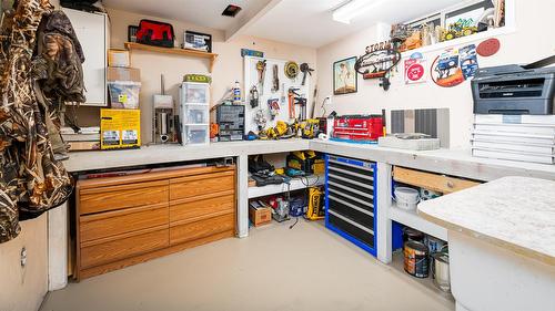 1420 Alder Street, Creston, BC - Indoor