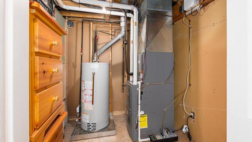 1420 Alder Street, Creston, BC - Indoor Photo Showing Basement