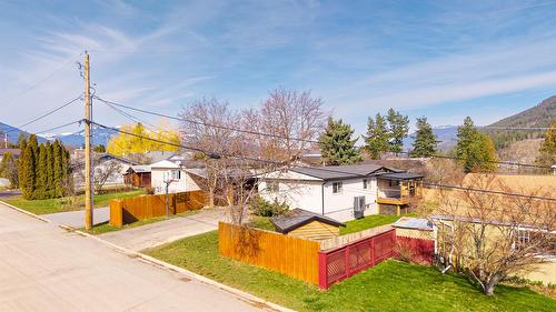 1420 Alder Street, Creston, BC - Outdoor