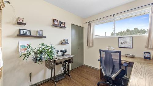 2429 Gosset Road, West Kelowna, BC - Indoor Photo Showing Office