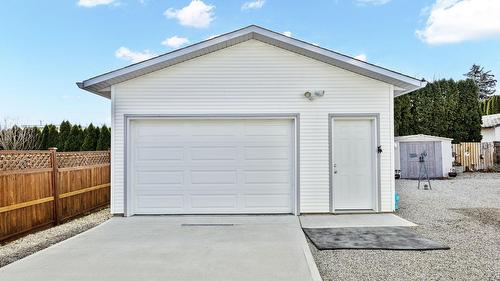 2429 Gosset Road, West Kelowna, BC - Outdoor With Exterior