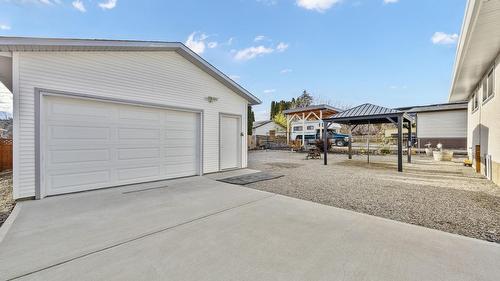 2429 Gosset Road, West Kelowna, BC - Outdoor With Exterior