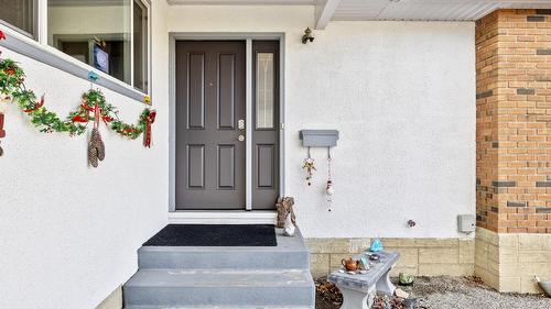 2429 Gosset Road, West Kelowna, BC - Outdoor