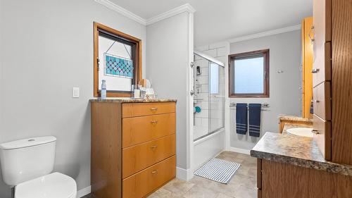 940 Peterman Road, Creston, BC - Indoor Photo Showing Bedroom