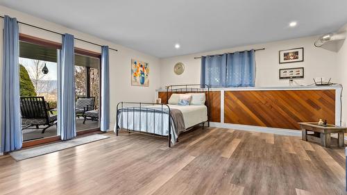 940 Peterman Road, Creston, BC - Indoor Photo Showing Bedroom