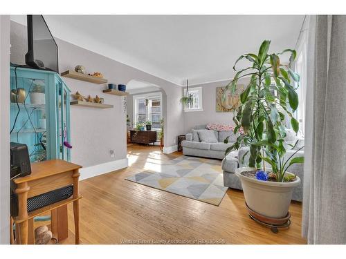 2230 Hall, Windsor, ON 