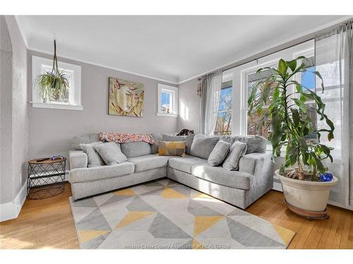 2230 Hall, Windsor, ON 