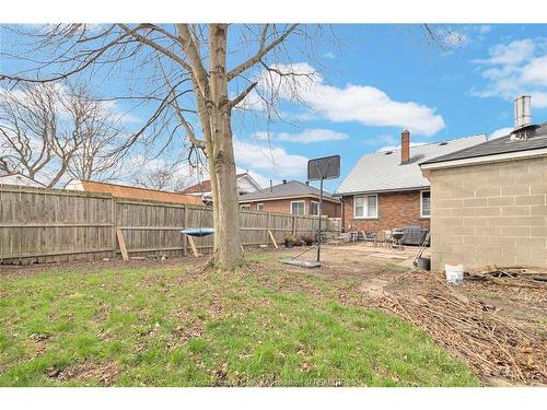 2230 Hall, Windsor, ON 