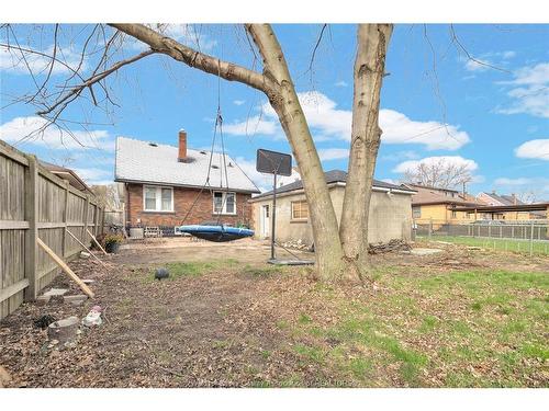 2230 Hall, Windsor, ON 