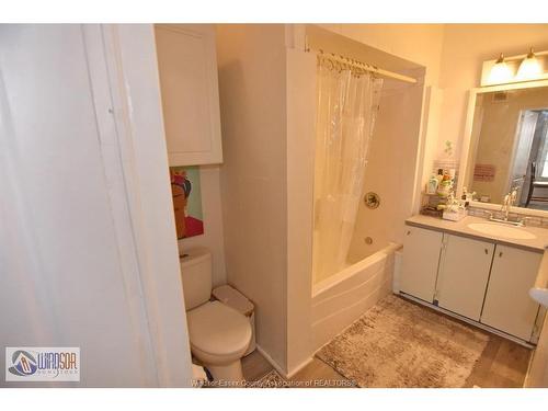 965 Bridge, Windsor, ON 